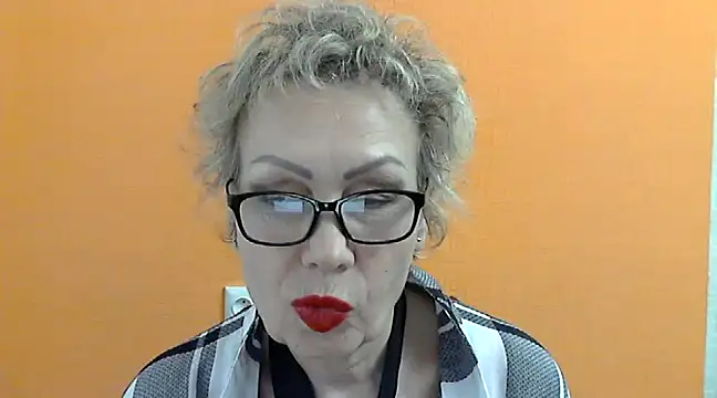 Snapshot of NessyJenixs chatting on 03.18.25 NessyJenixs online show from 03.18.25