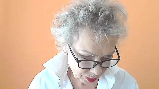 Snapshot of NessyJenixs chatting on 09.20.25 NessyJenixs online show from 09.20.25