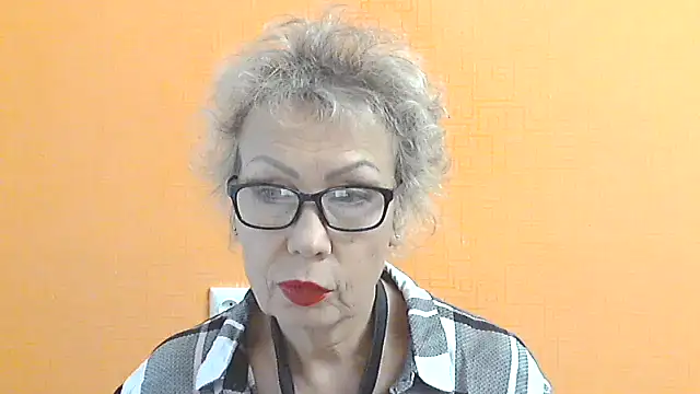 Snapshot of NessyJenixs chatting on 09.30.25 NessyJenixs online show from 09.30.25