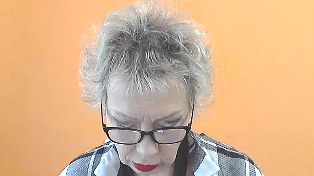 Snapshot of NessyJenixs chatting on 10.05.25 NessyJenixs online show from 10.05.25