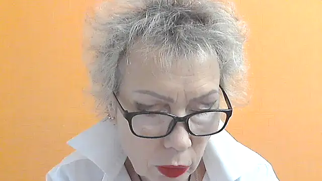 Snapshot of NessyJenixs chatting on 10.10.25 NessyJenixs online show from 10.10.25