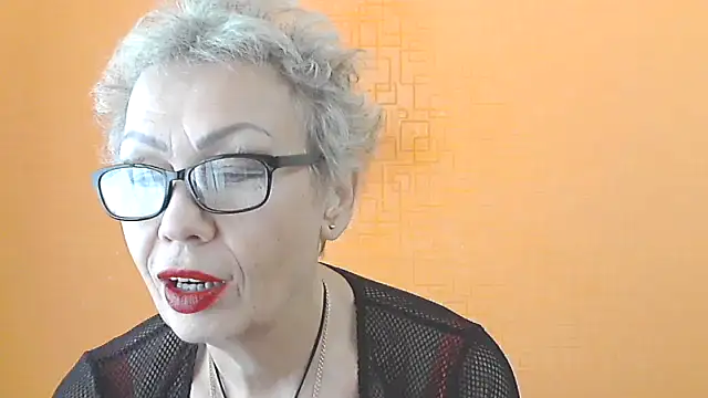 Snapshot of NessyJenixs chatting on 11.05.25 NessyJenixs online show from 11.05.25