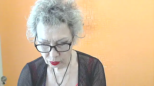 NessyJenixs online show from 04.01.26