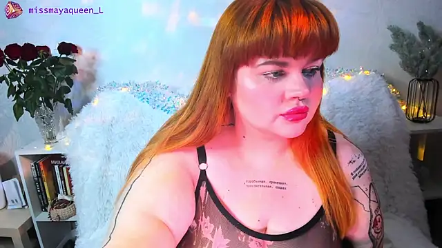 Snapshot of missmayaqueen chatting on 12.17.25 missmayaqueen online show from 12.17.25