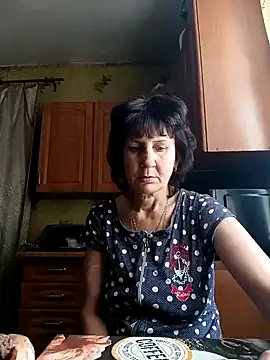 Snapshot of Laura_Kiss chatting on 01.15.25 Laura Kiss online show from 01.15.25