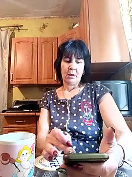 Snapshot of Laura_Kiss chatting on 02.13.25 Laura Kiss online show from 02.13.25