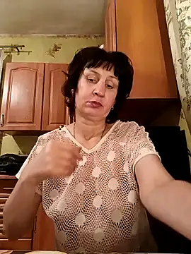 Snapshot of Laura_Kiss chatting on 02.28.25 Laura Kiss online show from 02.28.25