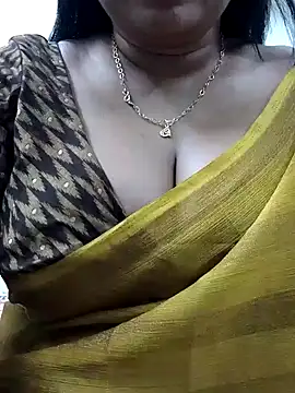 Snapshot of Queenflowerr chatting on 01.23.25 Queenflowerr online show from 01.23.25