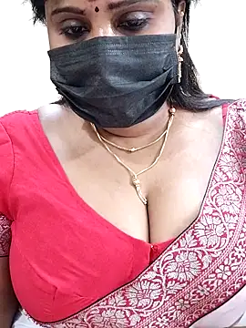 Snapshot of Queenflowerr chatting on 02.16.25 Queenflowerr online show from 02.16.25