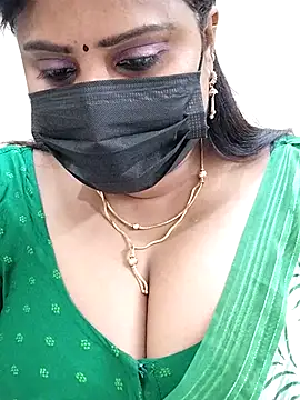 Snapshot of Queenflowerr chatting on 02.23.25 Queenflowerr online show from 02.23.25