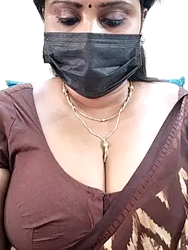 Snapshot of Queenflowerr chatting on 03.21.25 Queenflowerr online show from 03.21.25