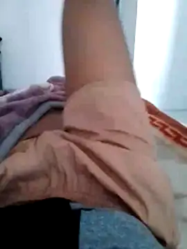 Snapshot of sydmanyoba chatting on 12.15.25 sydmanyoba online show from 12.15.25