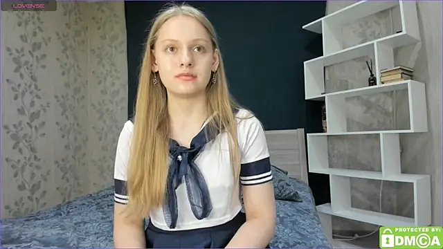 Snapshot of onelovelyalice chatting on 01.22.25 onelovelyalice online show from 01.22.25