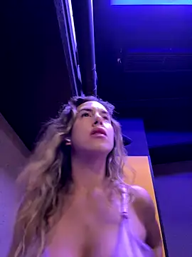 Snapshot of veronikawithDDDs chatting on 11.19.25 veronikawithDDDs online show from 11.19.25