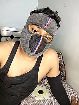 Snapshot of Love-N chatting on 11.21.25 Love-N online show from 11.21.25