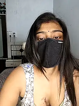 Snapshot of Love-N chatting on 11.24.25 Love-N online show from 11.24.25