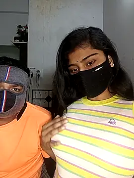 Snapshot of Love-N chatting on 11.25.25 Love-N online show from 11.25.25