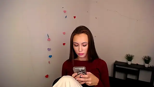 Snapshot of Nikonara_Love chatting on 10.18.25 Nikonara Love online show from 10.18.25