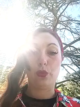 AdorahB3ll3 online show from 10.06.25