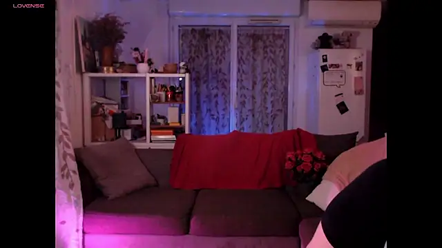 AdorahB3ll3 online show from 10.13.25