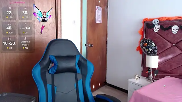 Snapshot of victoria_adams07 chatting on 10.30.25 victoria adams07 online show from 10.30.25