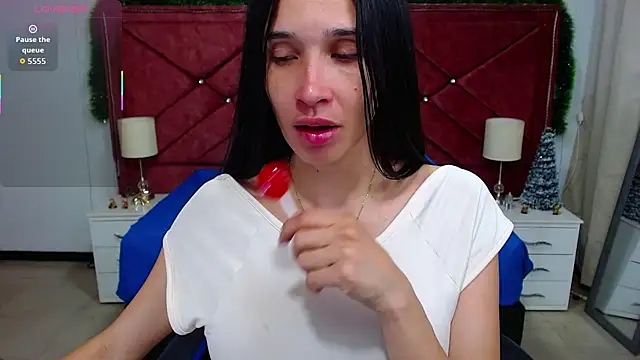 Snapshot of victoria_adams07 chatting on 12.15.25 victoria adams07 online show from 12.15.25