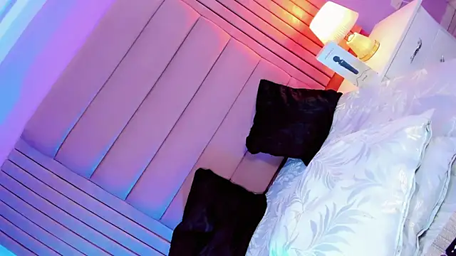 Snapshot of Rosebigcok chatting on 11.04.25 Rosebigcok online show from 11.04.25