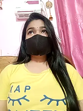 Snapshot of Simran-001 chatting on 03.05.26 Simran-001 online show from 03.05.26