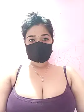 Snapshot of Simran-001 chatting on 04.15.26 Simran-001 online show from 04.15.26