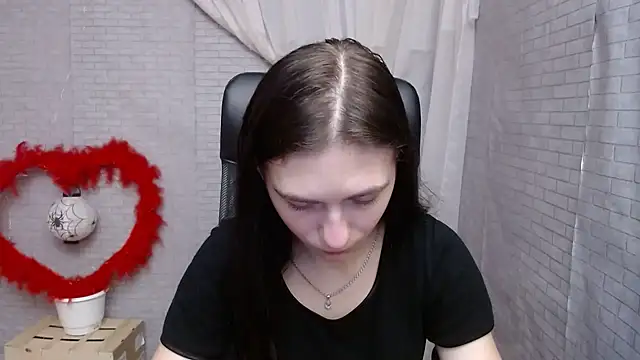 Snapshot of AmandaJi_ chatting on 02.13.25 AmandaJi online show from 02.13.25