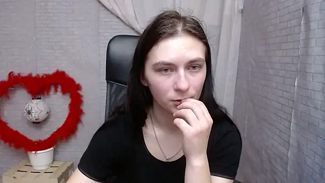 Snapshot of AmandaJi_ chatting on 02.13.25 AmandaJi online show from 02.13.25