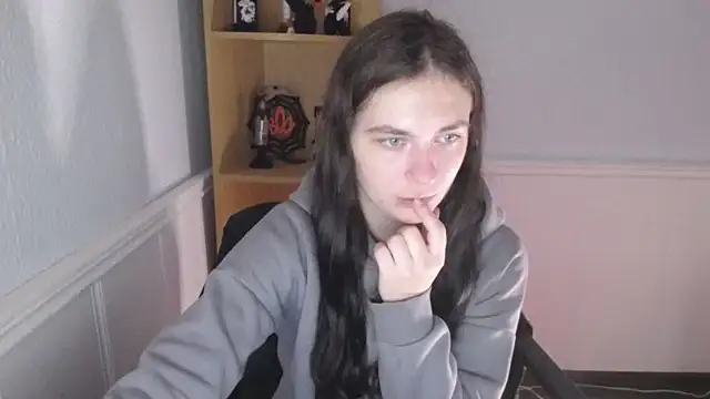 Snapshot of AmandaJi_ chatting on 10.27.25 AmandaJi online show from 10.27.25