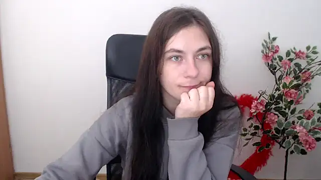 Snapshot of AmandaJi_ chatting on 11.04.25 AmandaJi online show from 11.04.25