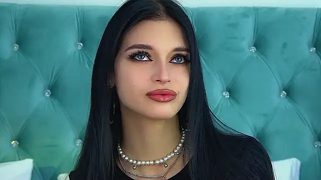 Snapshot of BeverlyMost chatting on 02.04.26 BeverlyMost online show from 02.04.26