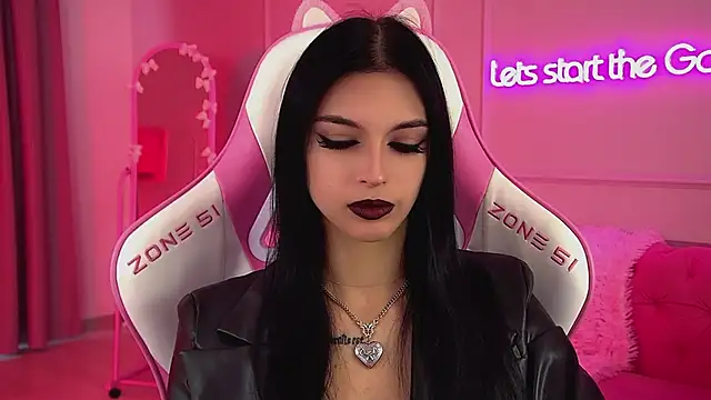 Snapshot of BeverlyMost chatting on 02.06.26 BeverlyMost online show from 02.06.26