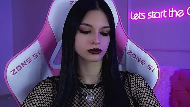 Snapshot of BeverlyMost chatting on 02.20.26 BeverlyMost online show from 02.20.26