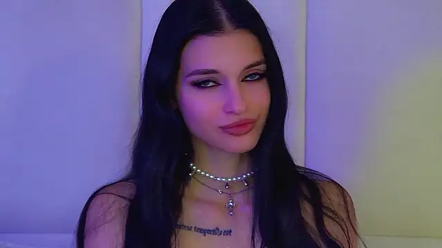 Snapshot of BeverlyMost chatting on 02.25.26 BeverlyMost online show from 02.25.26