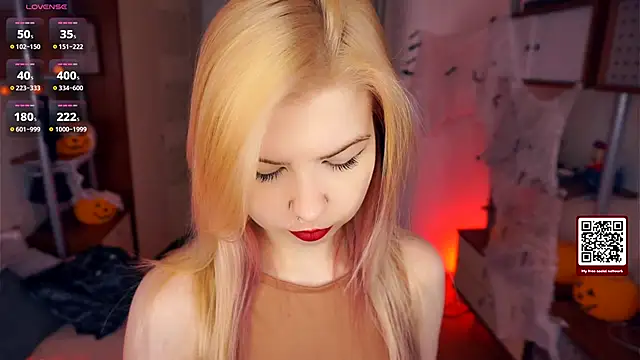 LynetHakes online show from 11.03.25