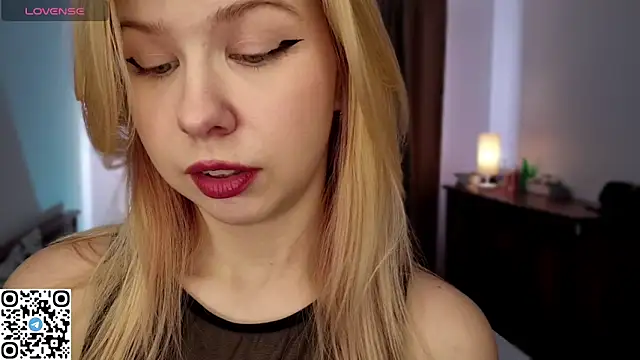 LynetHakes online show from 03.26.26