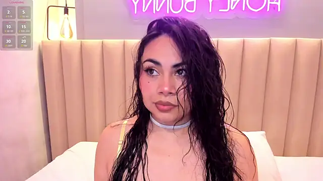 Naomymonroe  online show from 01.14.26