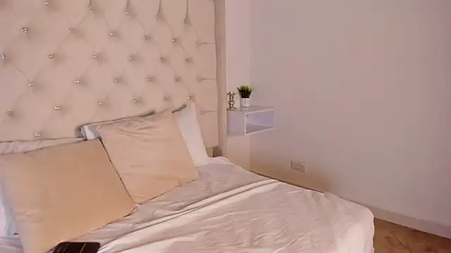 Snapshot of bella_bloomg chatting on 02.03.25 bella bloomg online show from 02.03.25