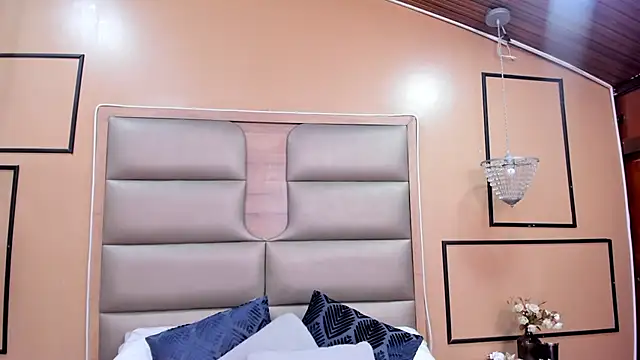 CAYLINCOLLINS online show from 10.23.25