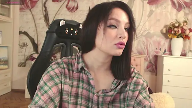 BritneyBarker online show from 09.14.25