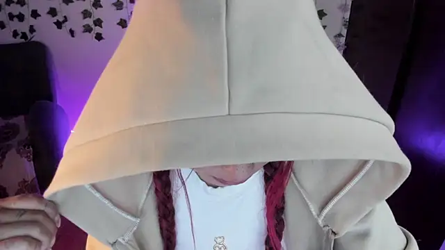 saray  jones online show from 09.12.25