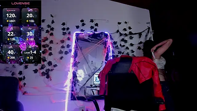 saray  jones online show from 10.30.25