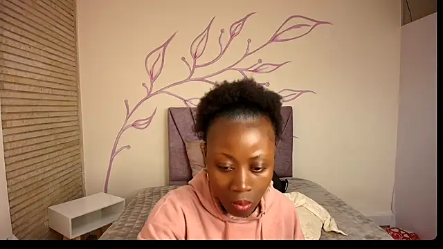 Snapshot of Sara_Naugty chatting on 02.15.25 Sara Naugty online show from 02.15.25