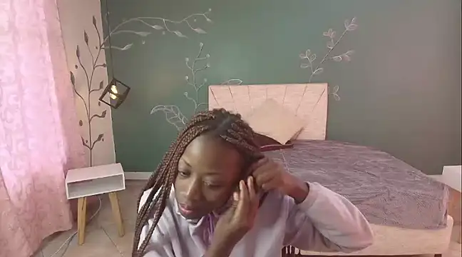 Snapshot of Sara_Naugty chatting on 03.11.25 Sara Naugty online show from 03.11.25