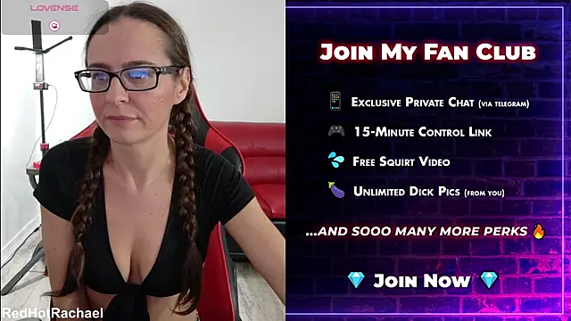 Snapshot of RedHotRachael chatting on 11.15.25 RedHotRachael online show from 11.15.25