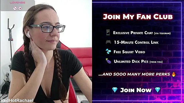 Snapshot of RedHotRachael chatting on 12.03.25 RedHotRachael online show from 12.03.25