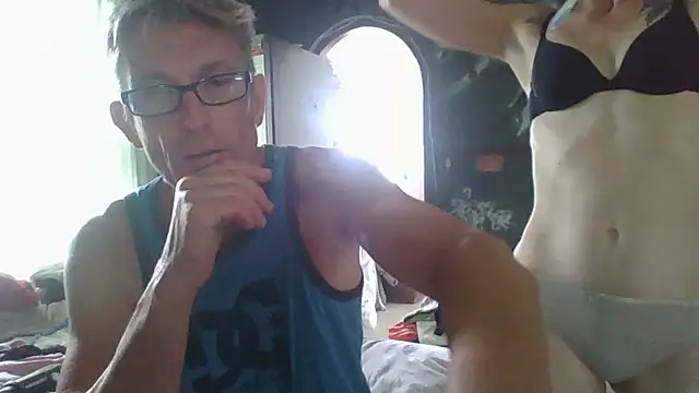 Snapshot of xylegs chatting on 02.08.25 xylegs online show from 02.08.25